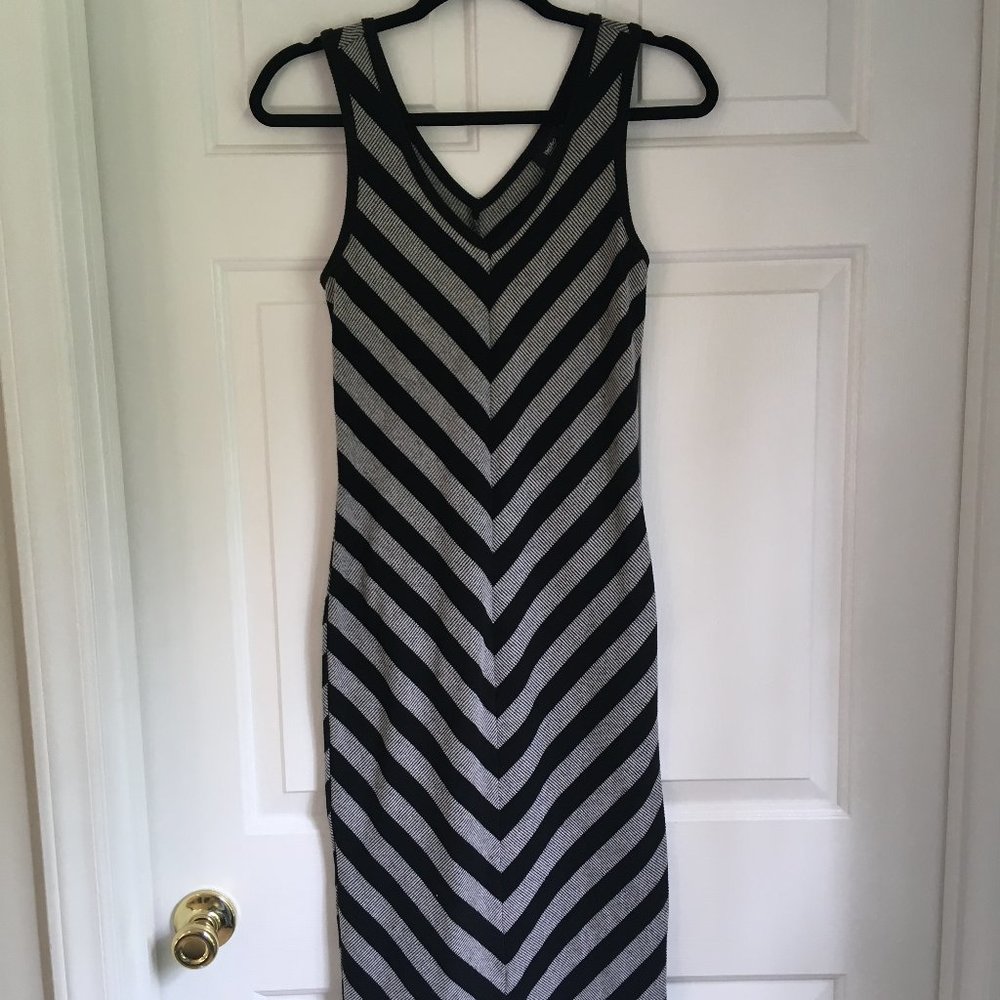 Mossimo Black and Gray Chevron Dress